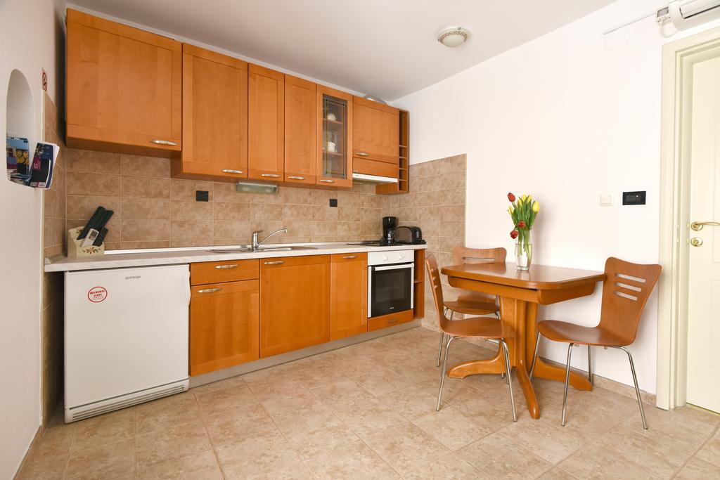 Apartments Kokolo 시베니크 객실 사진